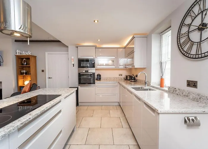 بيت للعطل Bridge House 1 *