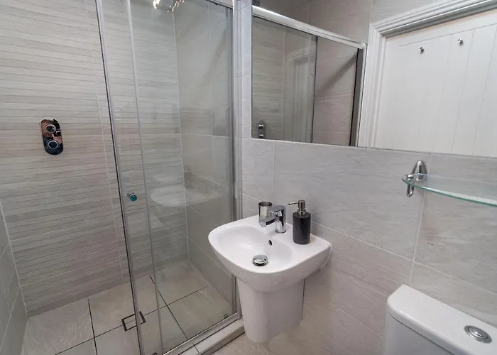 بيت للعطل Bridge House 1 *